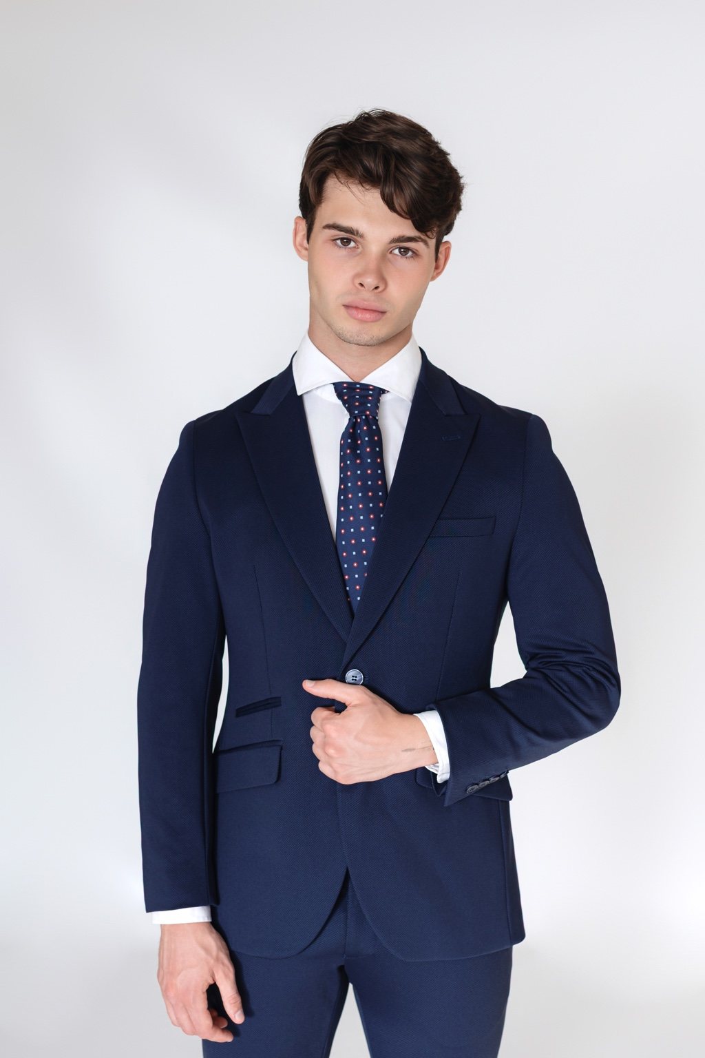 Joel Garrido blue tailoring
